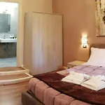 게스트하우스 Km 0 Dal Centro By Tiziana Monaldi 4*