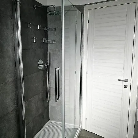 Km 0 Dal Centro By Tiziana Monaldi Vendégház 4*