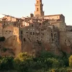 Km 0 Dal Centro By Tiziana Monaldi Maison d'hôtes Pitigliano